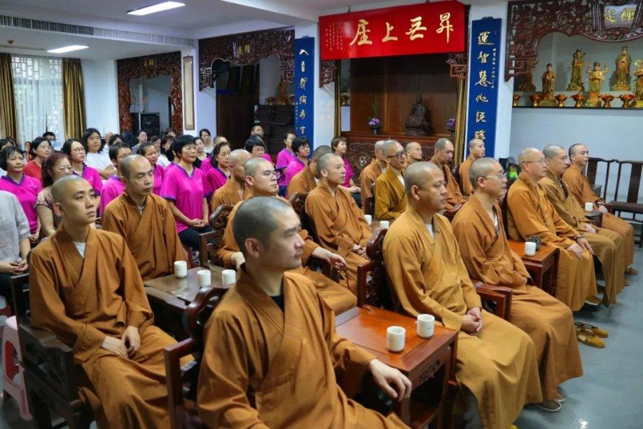 小猫钓鱼游戏龙王版有船